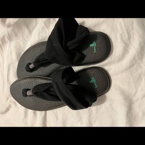 Sanuk yoga sling back sandals black